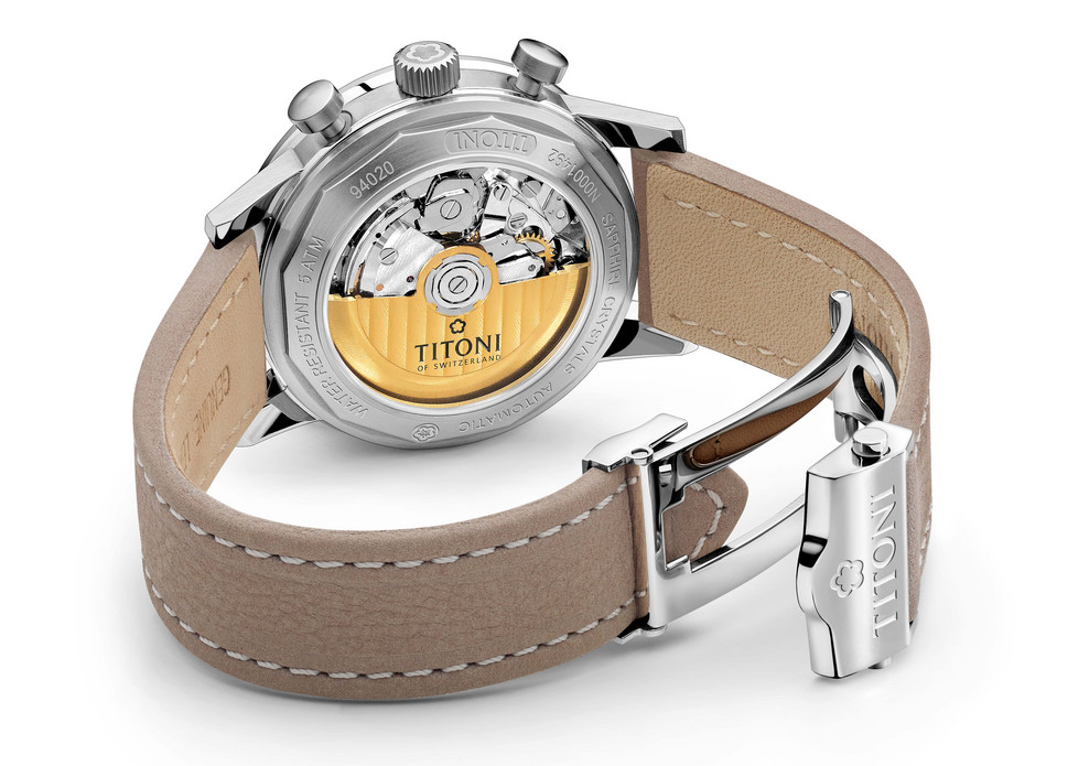 La gamme Titoni s'étoffe avec un nouveau chronographe Bi Compax Csm_94020_s_st_character_back_WEB_2f8b6554ac